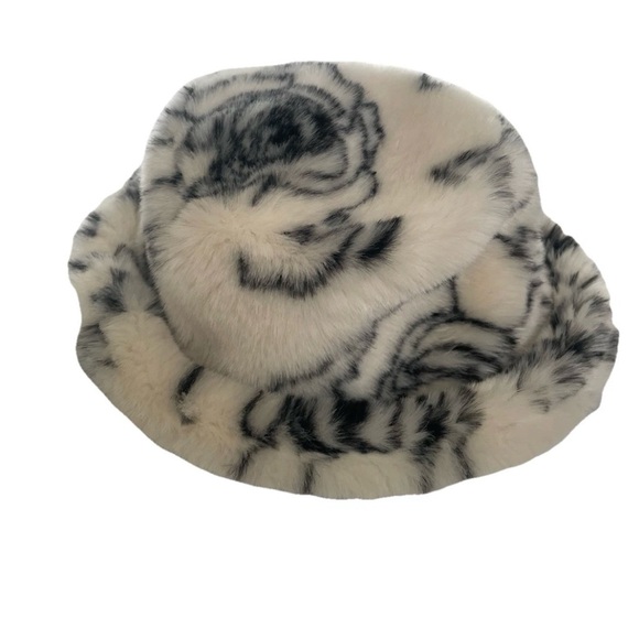 By Anthropologie Faux Fur Floral Bucket Hat Size: One Size - Picture 2 of 6